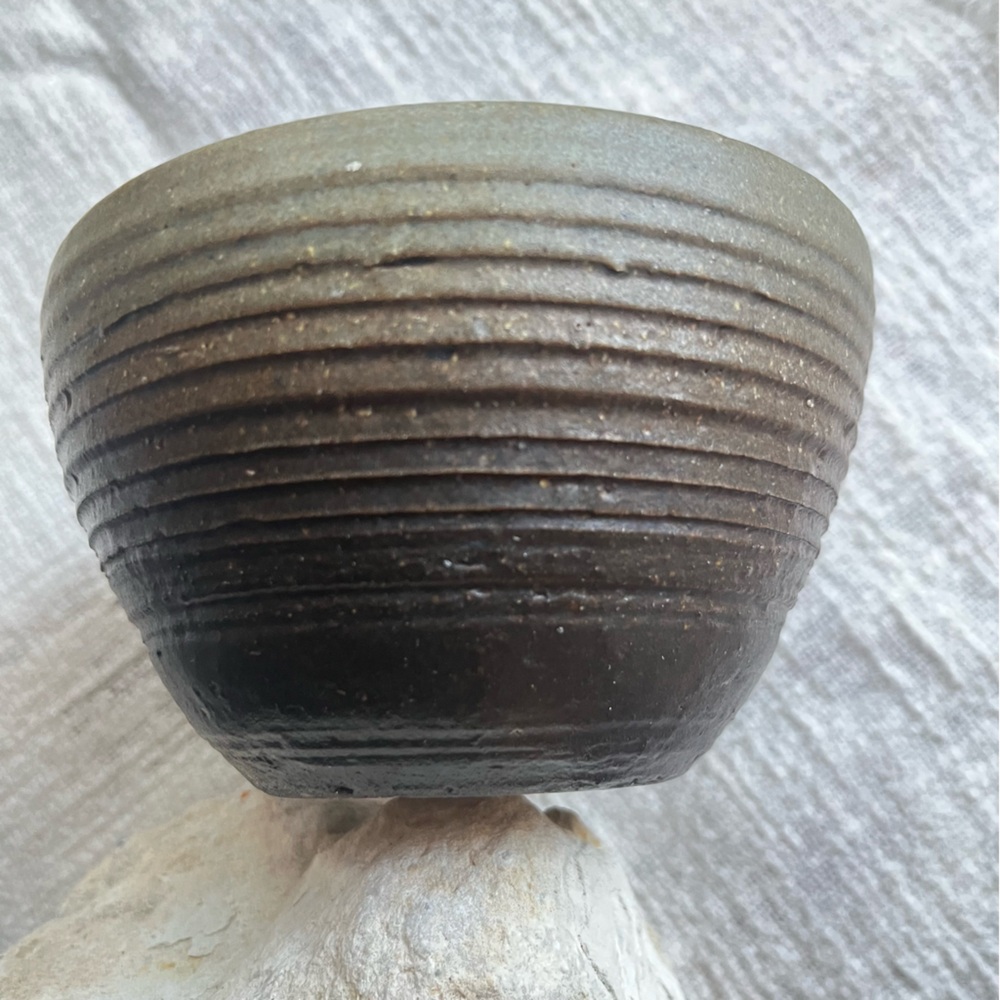 SOLD!! ~ Handmade Studio Art Pottery, Signed by Artist 2” tall - Picture 7 of 14
